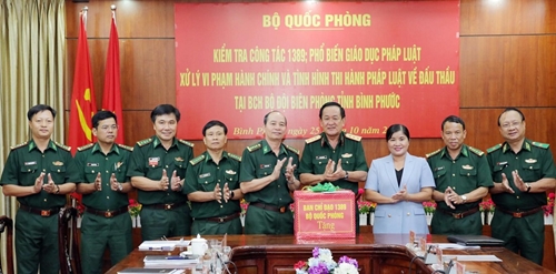 Thượng tướng Võ Minh Lương kiểm tra Bộ đội Biên phòng tỉnh Bình Phước